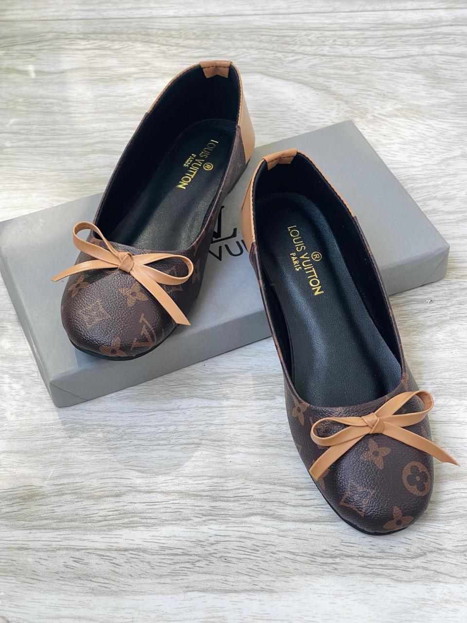 Lv bow Flat Pumps