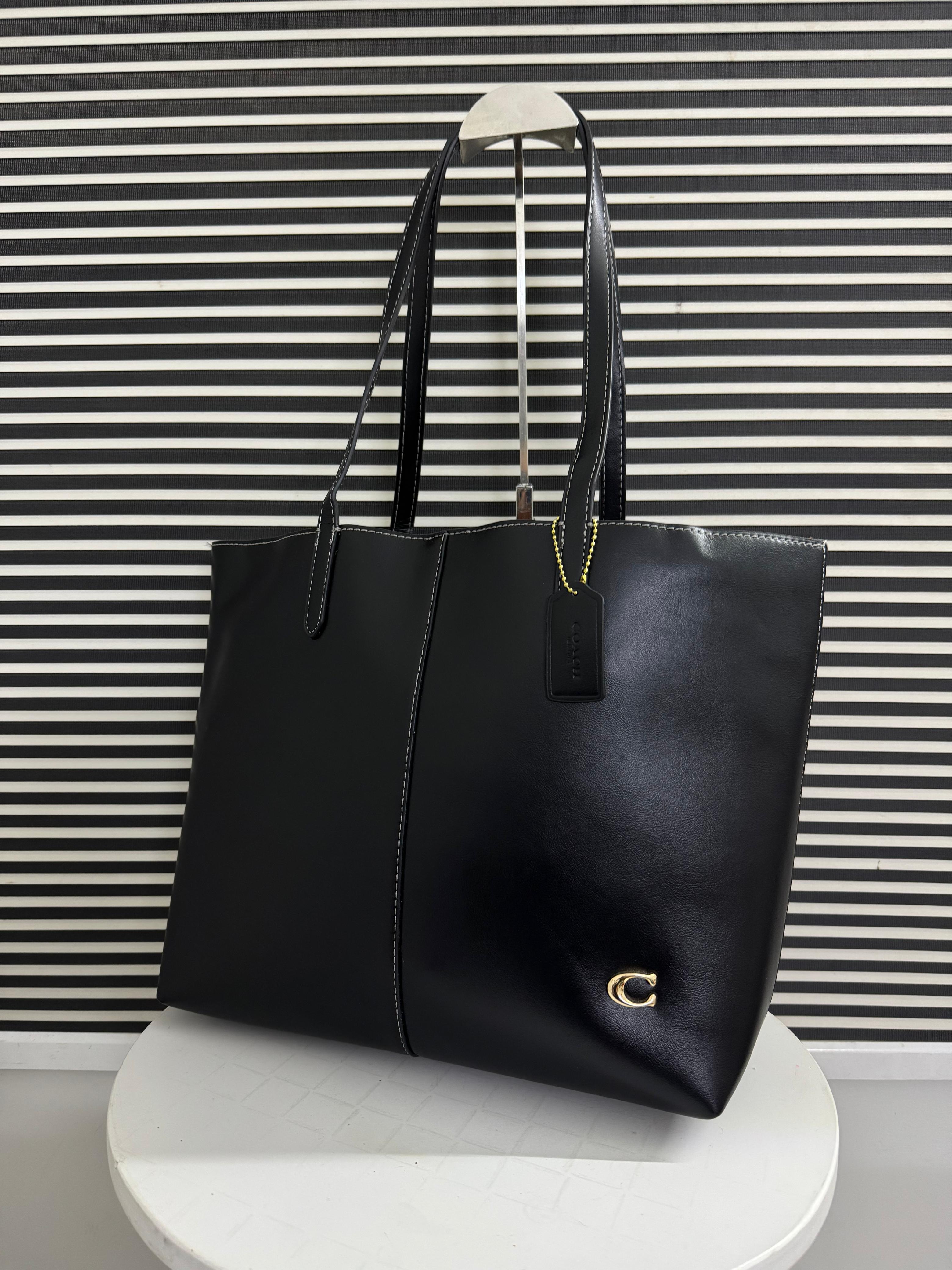 Coach North 32 Leather Tote Bag