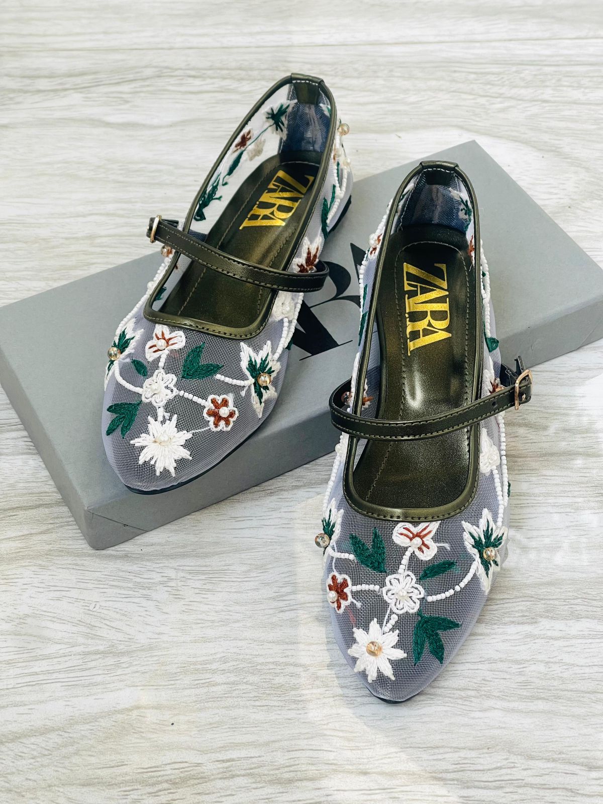 Zara Frau Pumps