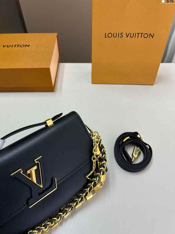 Sleek Wallet Cross Body Bags