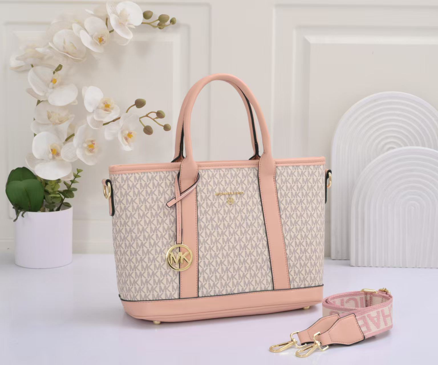 Stylish Michael Kors Bags