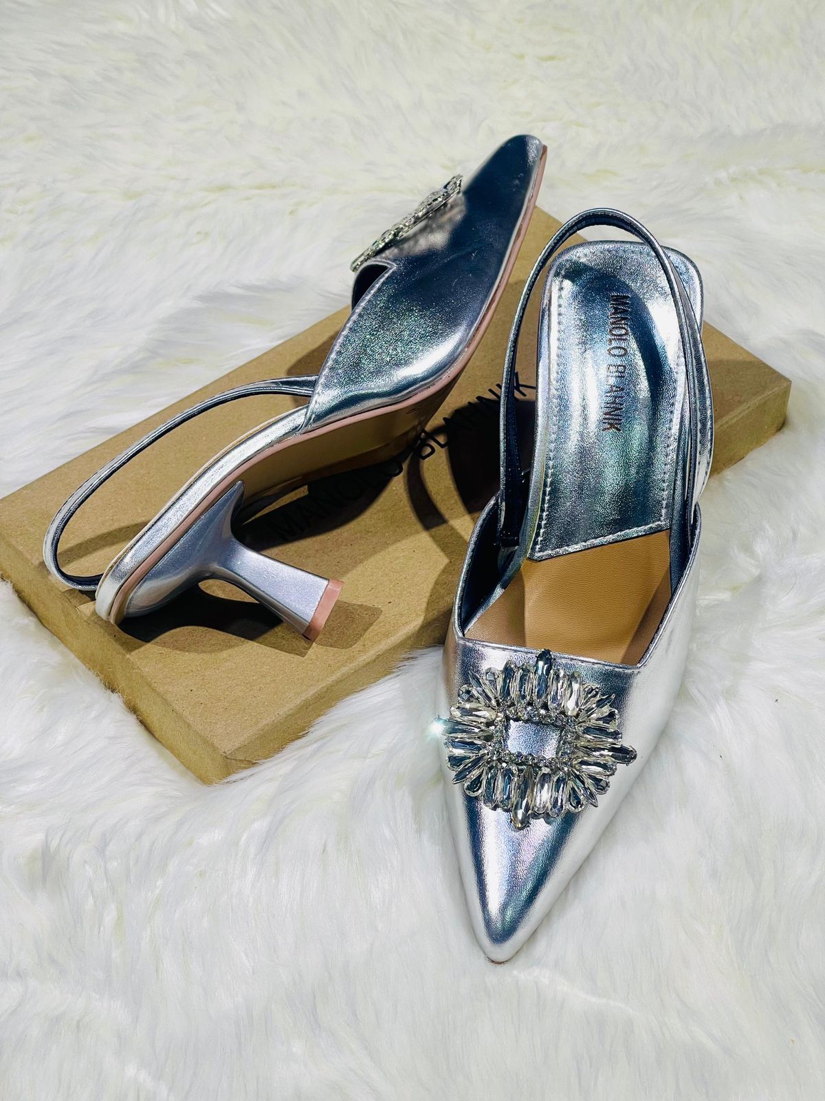 Manalo Diamante Brooch Heels