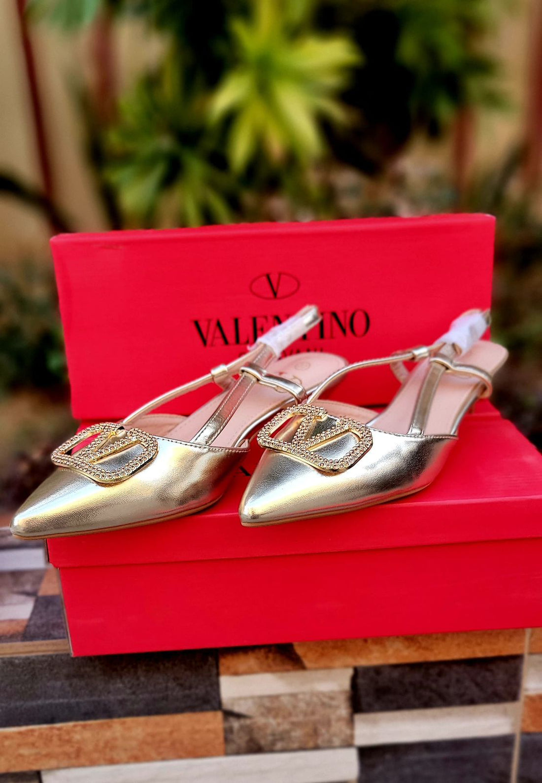 Valentino Chic Lift