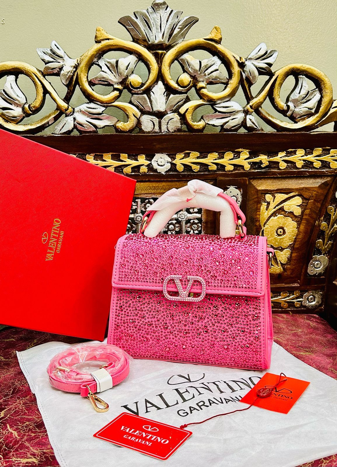 Valentino Voyage