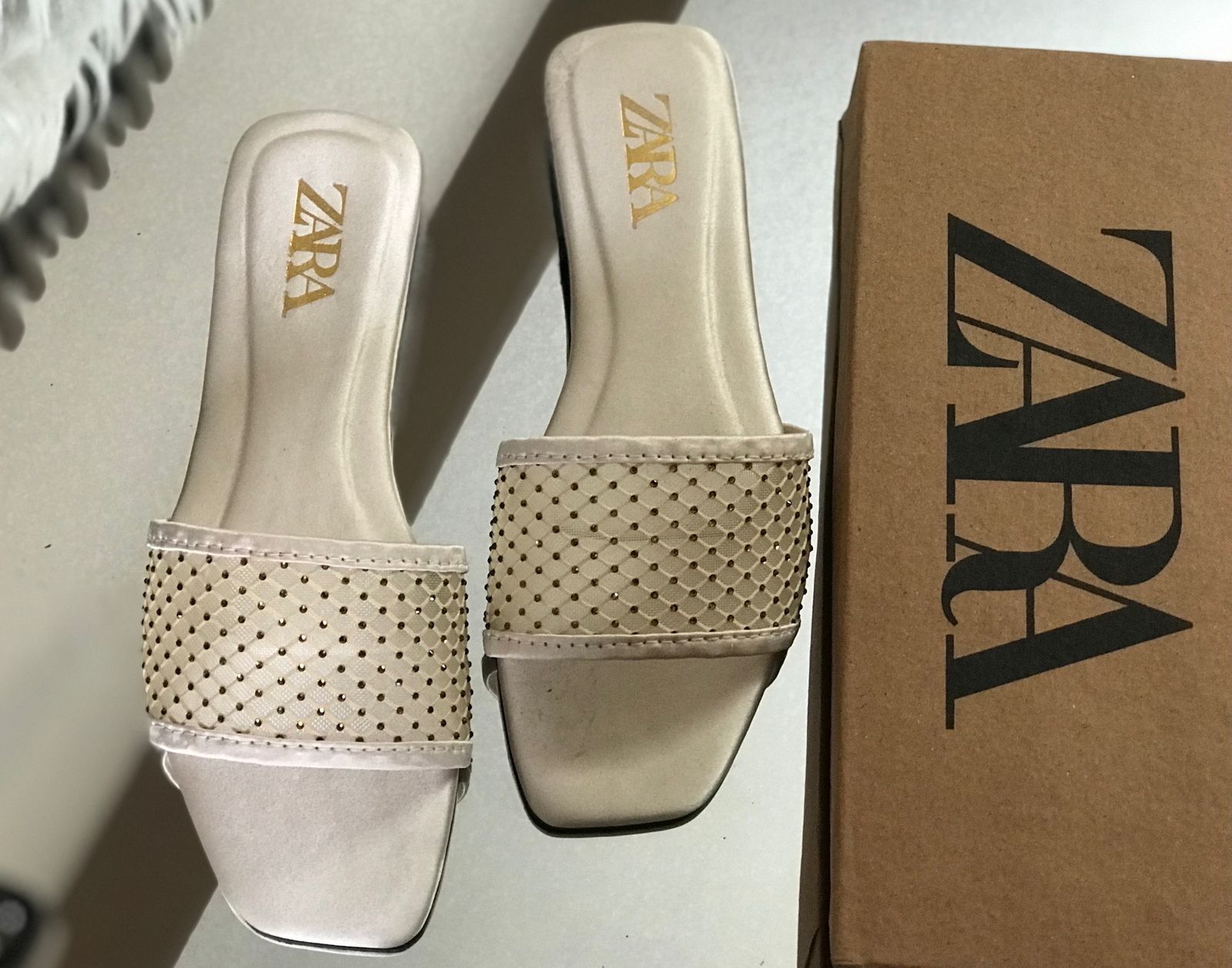 Zara Net Stone