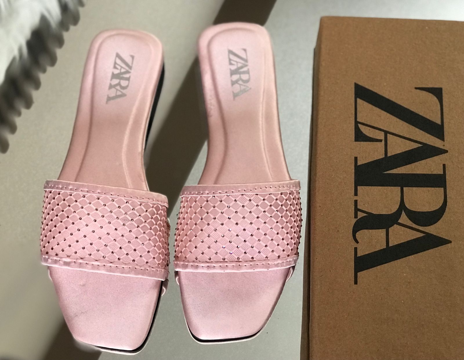 Zara Net Stone