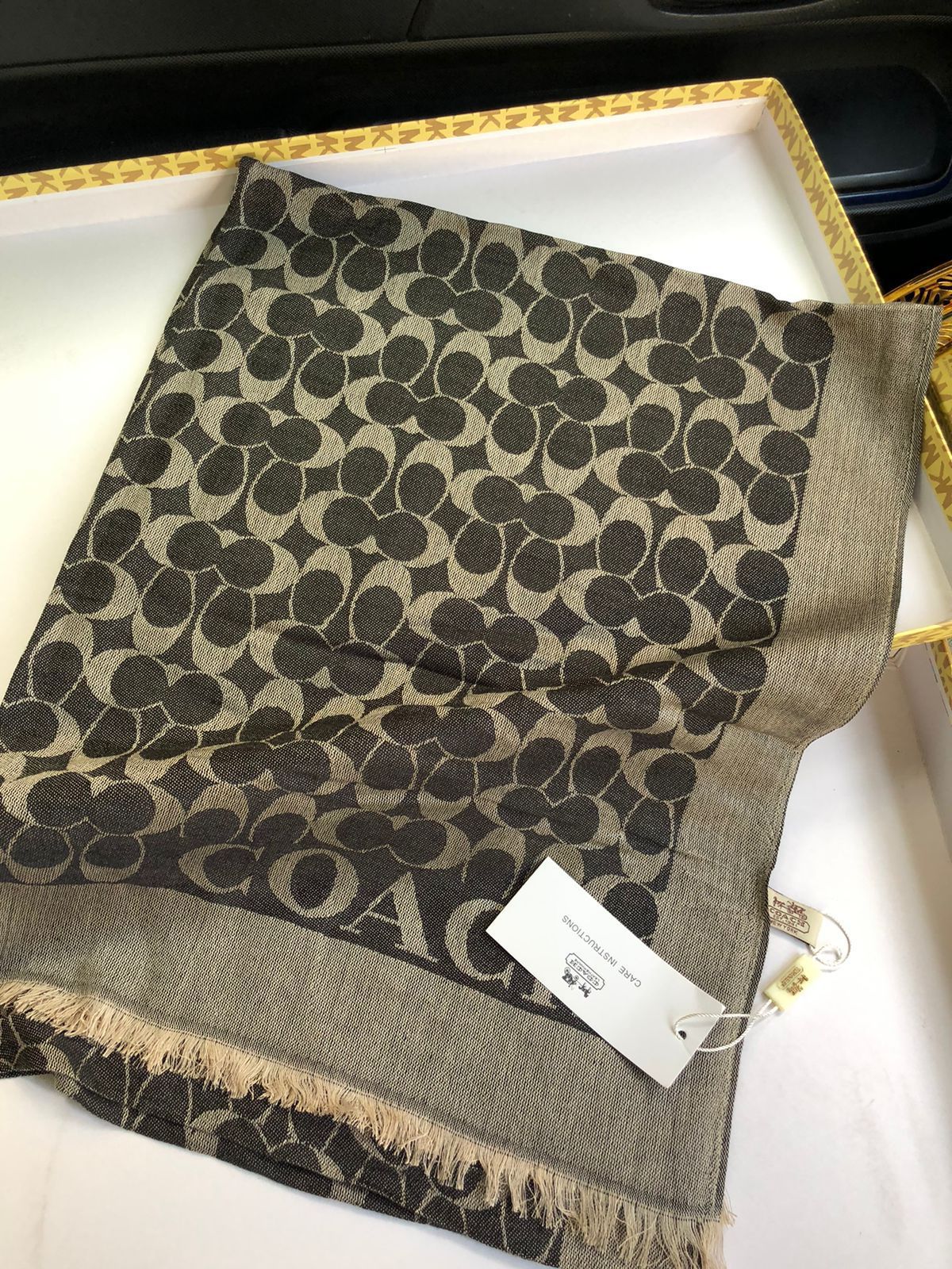 Cd Scarves