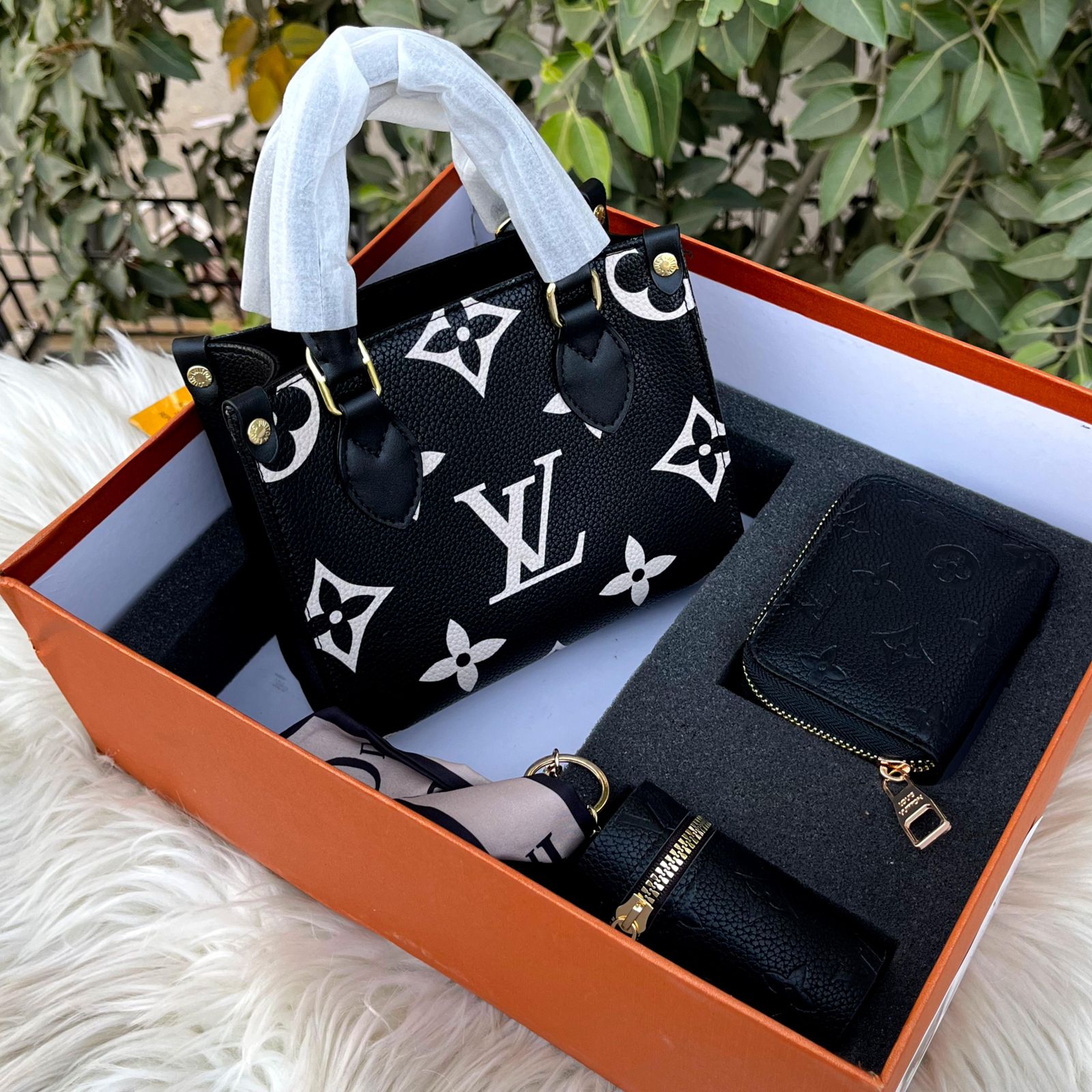 On the Go Set Tote