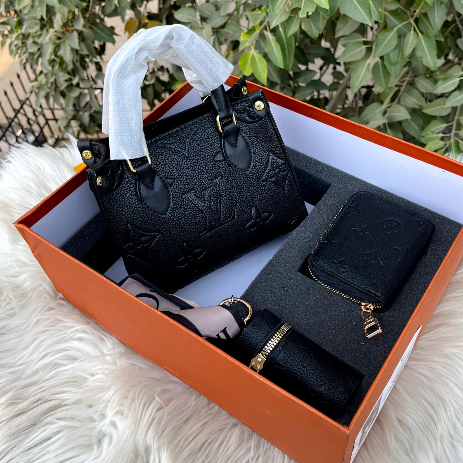 On the Go Set Tote