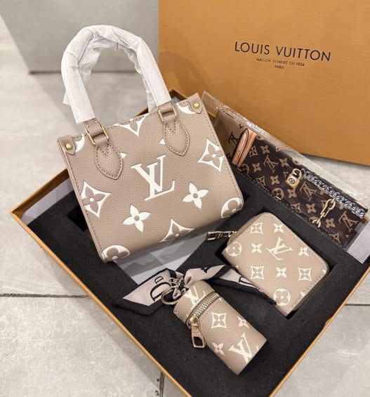On the Go Set Tote