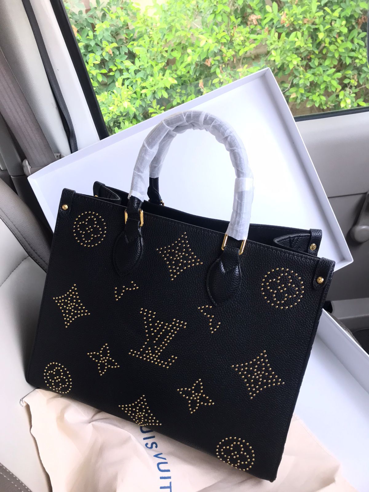 Louis Vuitton OnTheGo Tote Bag