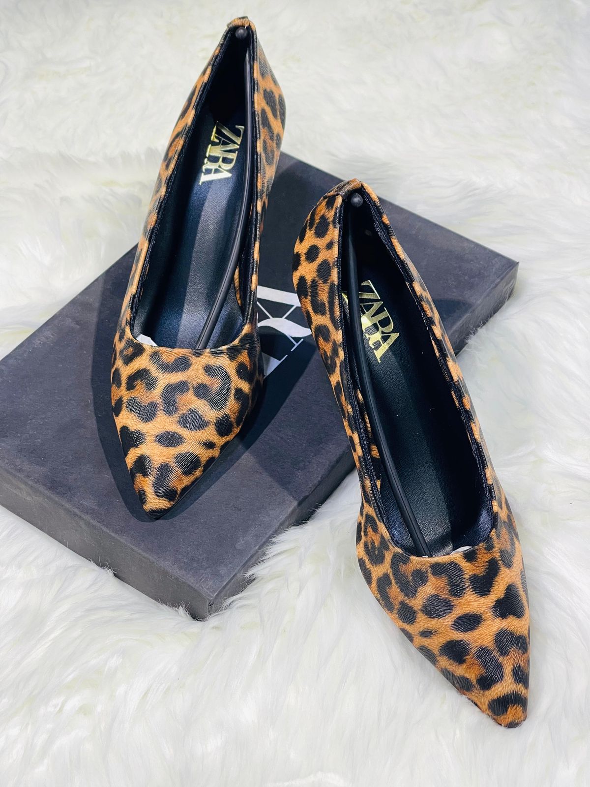 Zara Textured Pumps