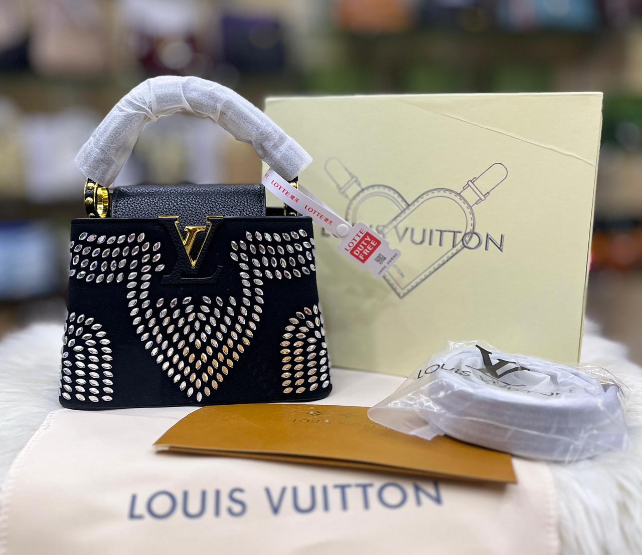Lou 813 Handbag
