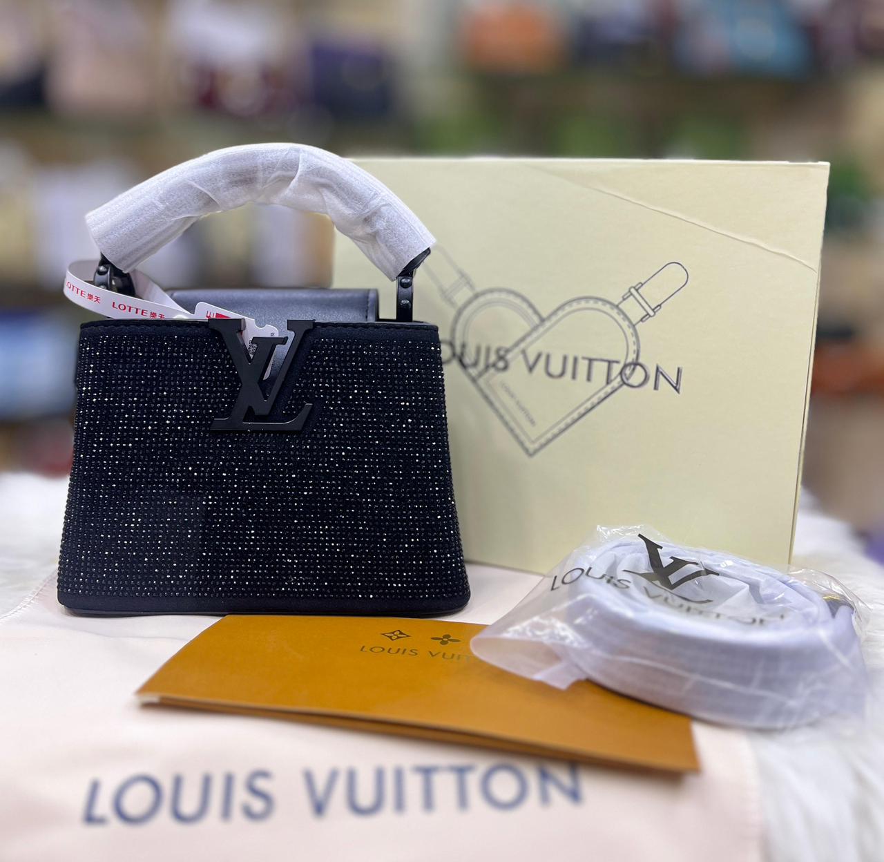 Lou 813 Handbag