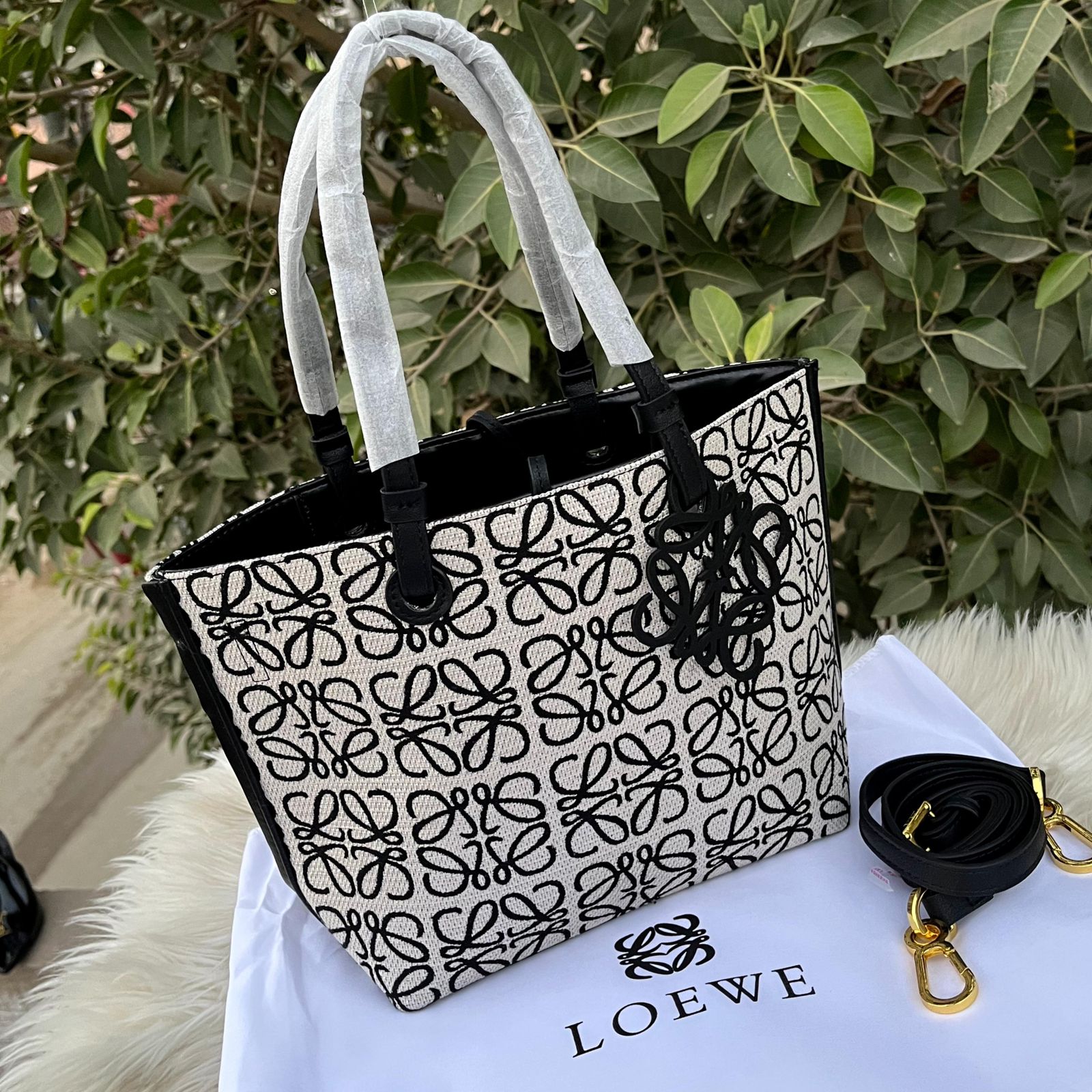 Loewe Totes