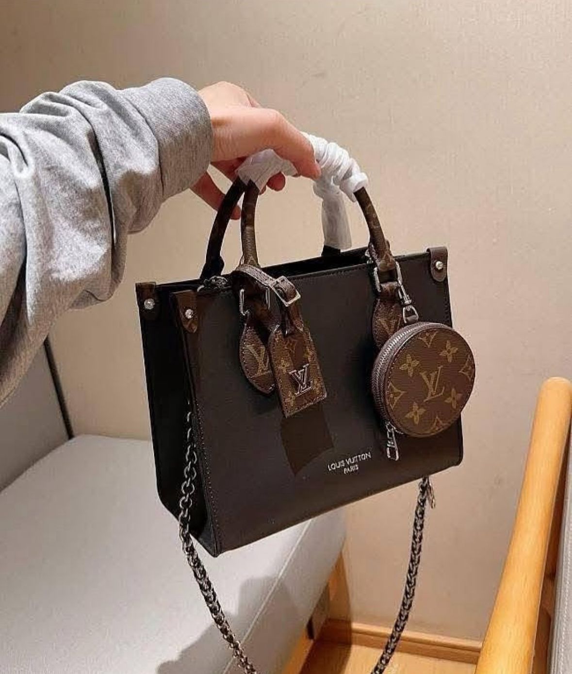 Louis Vuitton OnTheGo MM