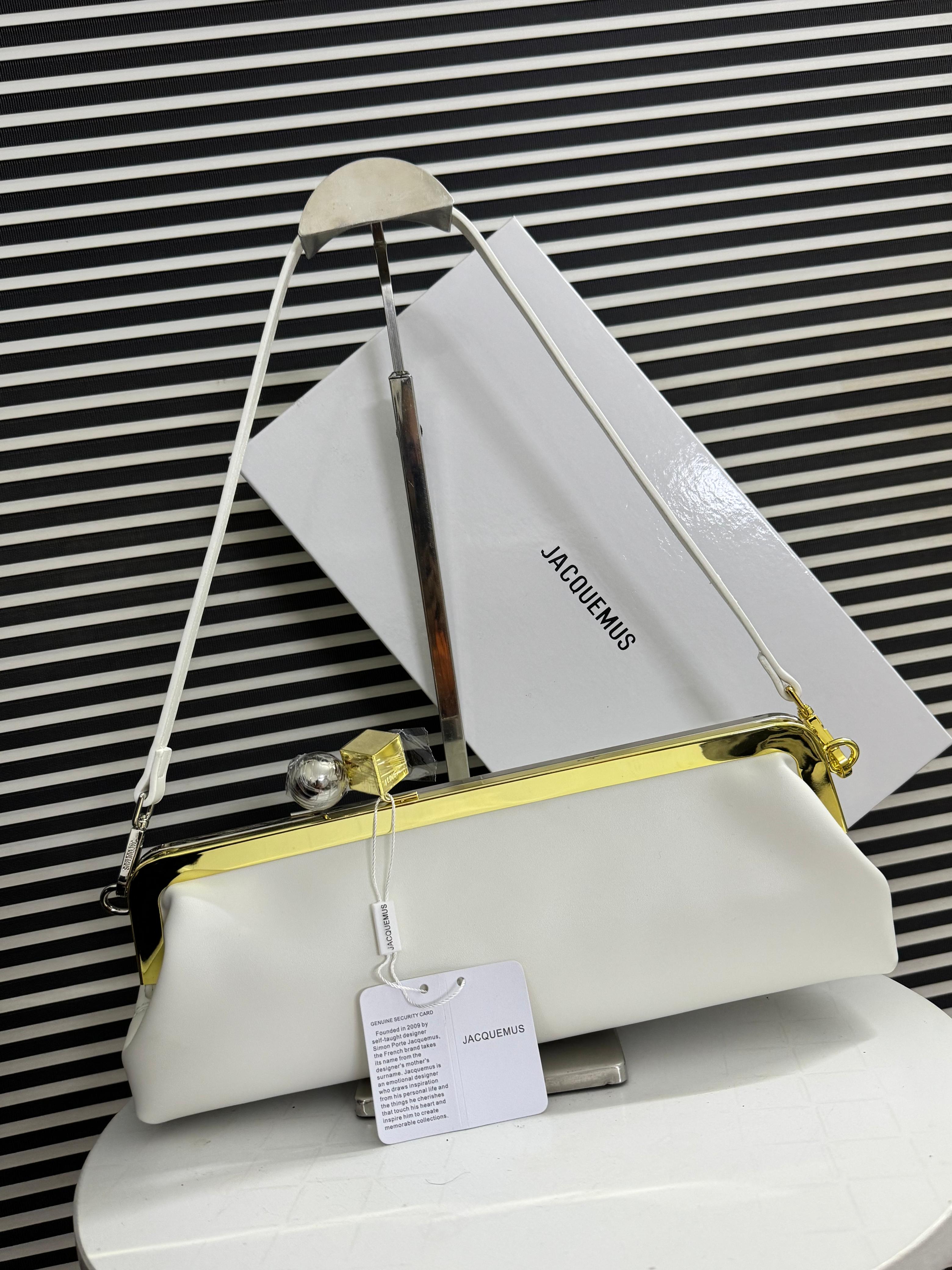 Jacquemes Salon Clutch La Croisiere  Long Clasp Bag