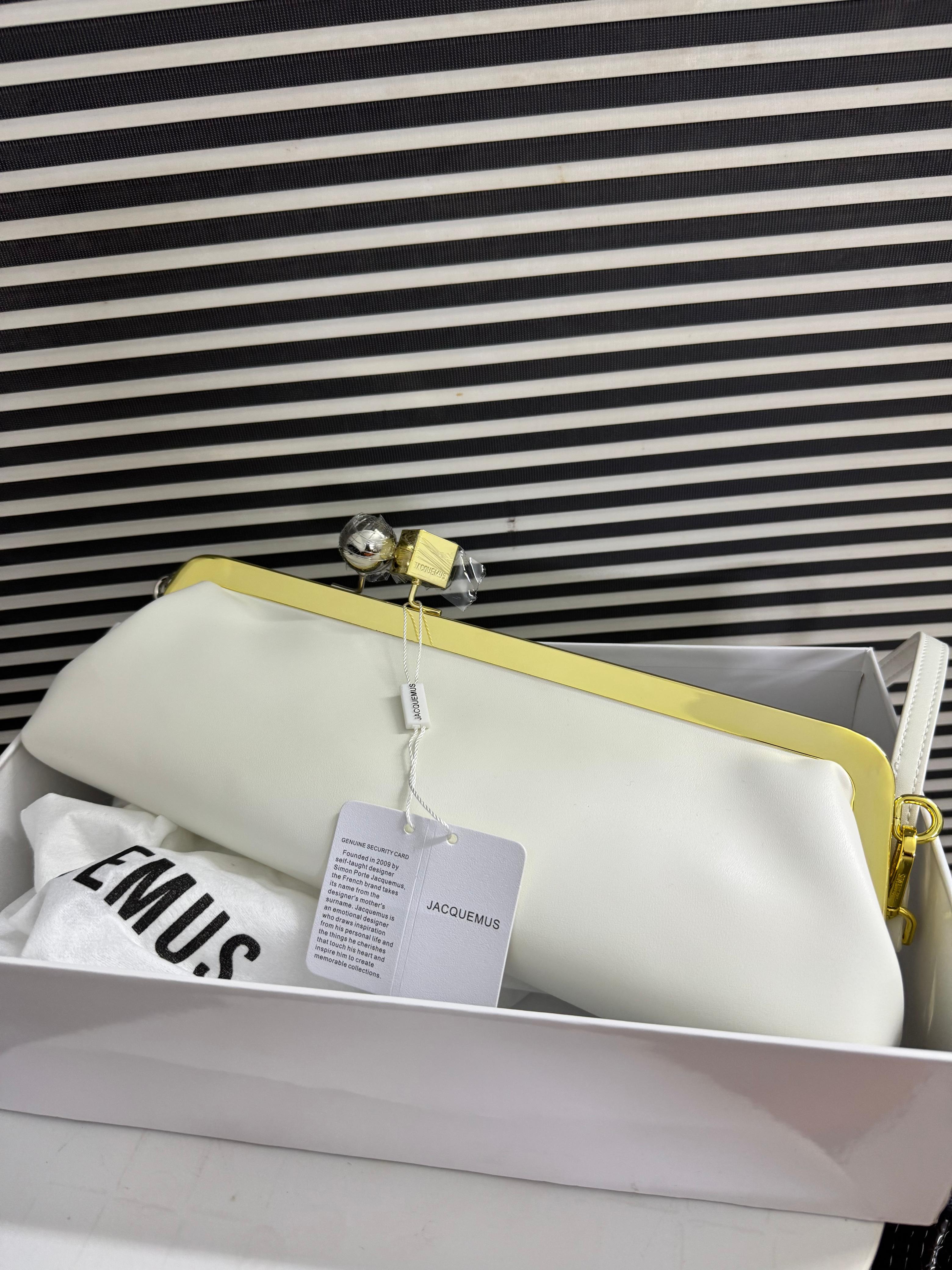 Jacquemes Salon Clutch La Croisiere  Long Clasp Bag
