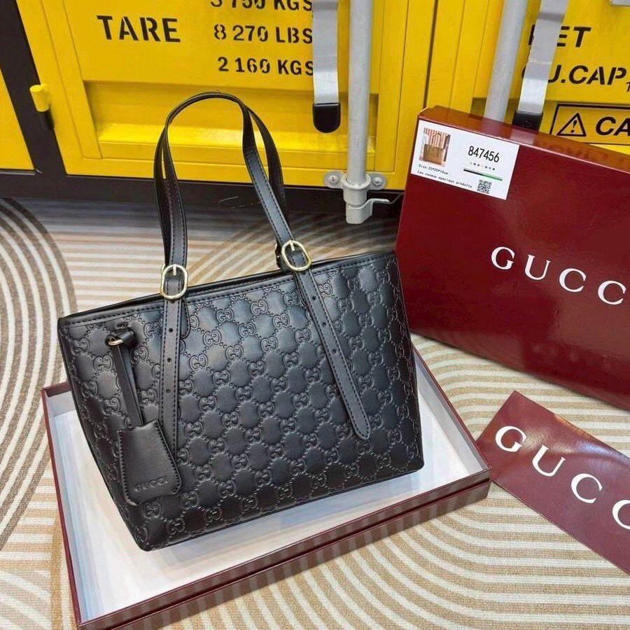 Gucci Emblem Medium Tote Bag