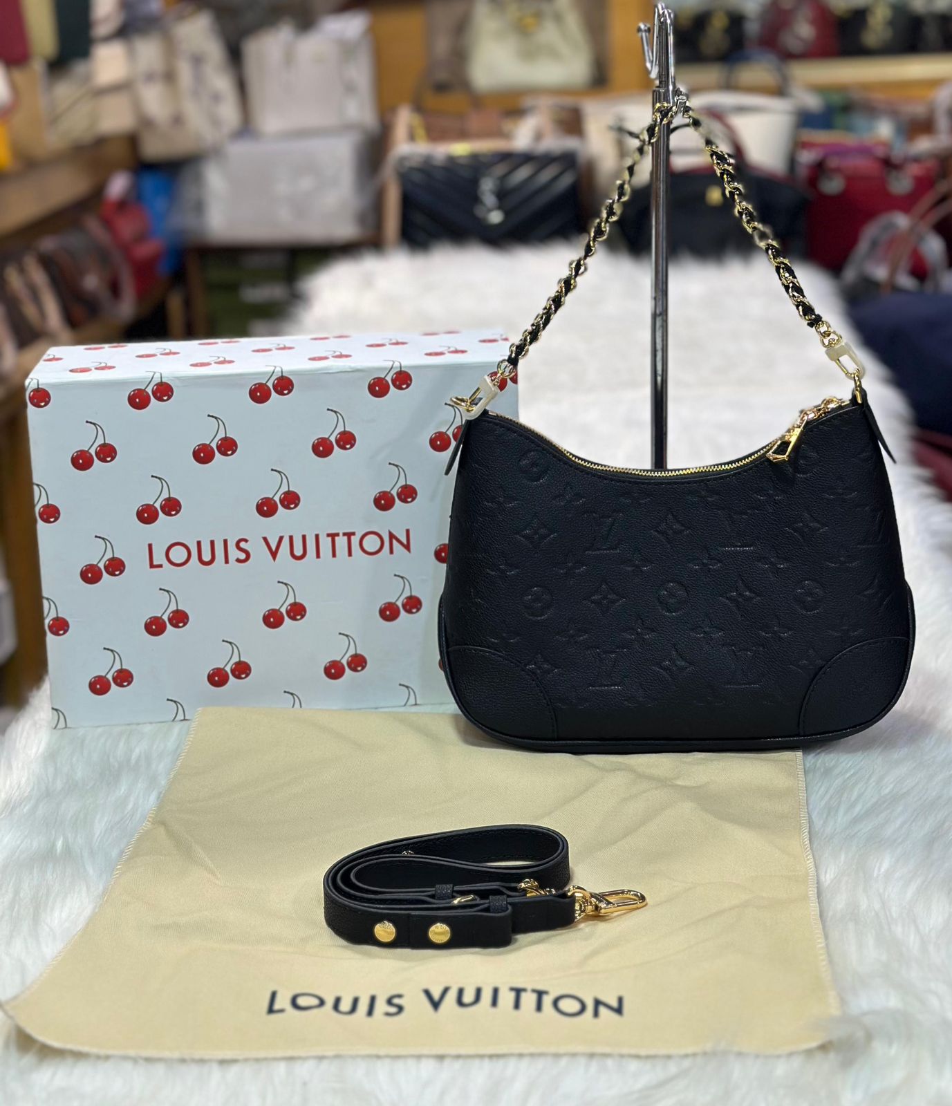 Lv Classic Shoulder Bag