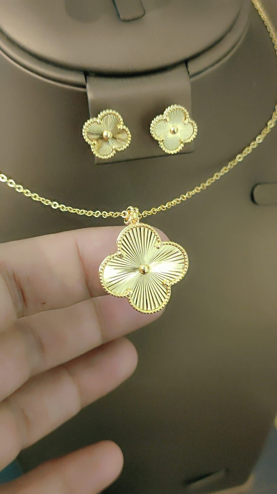 Van Cleef and Arpels Set