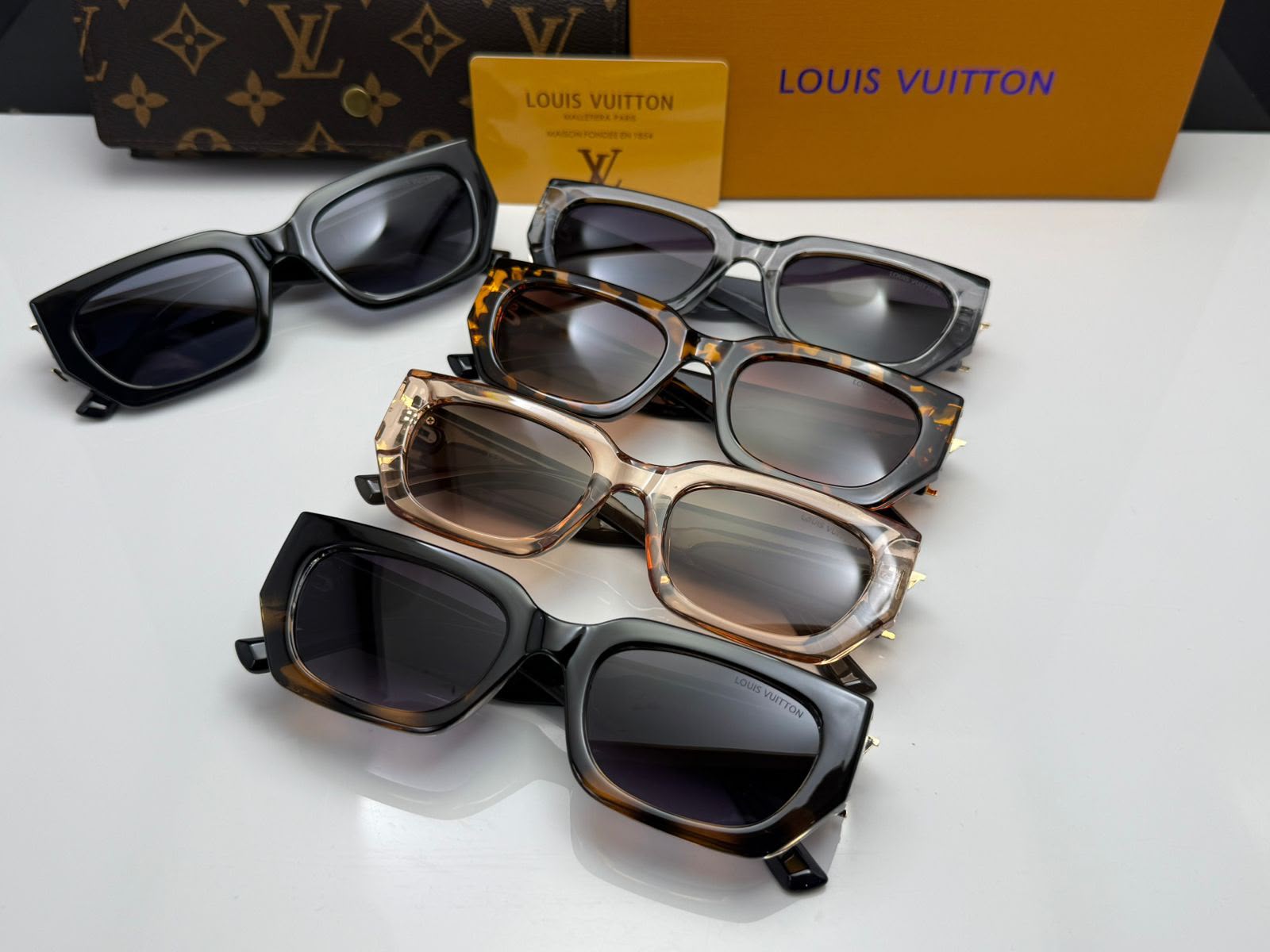 Lv Beach Unisex Sunglasses