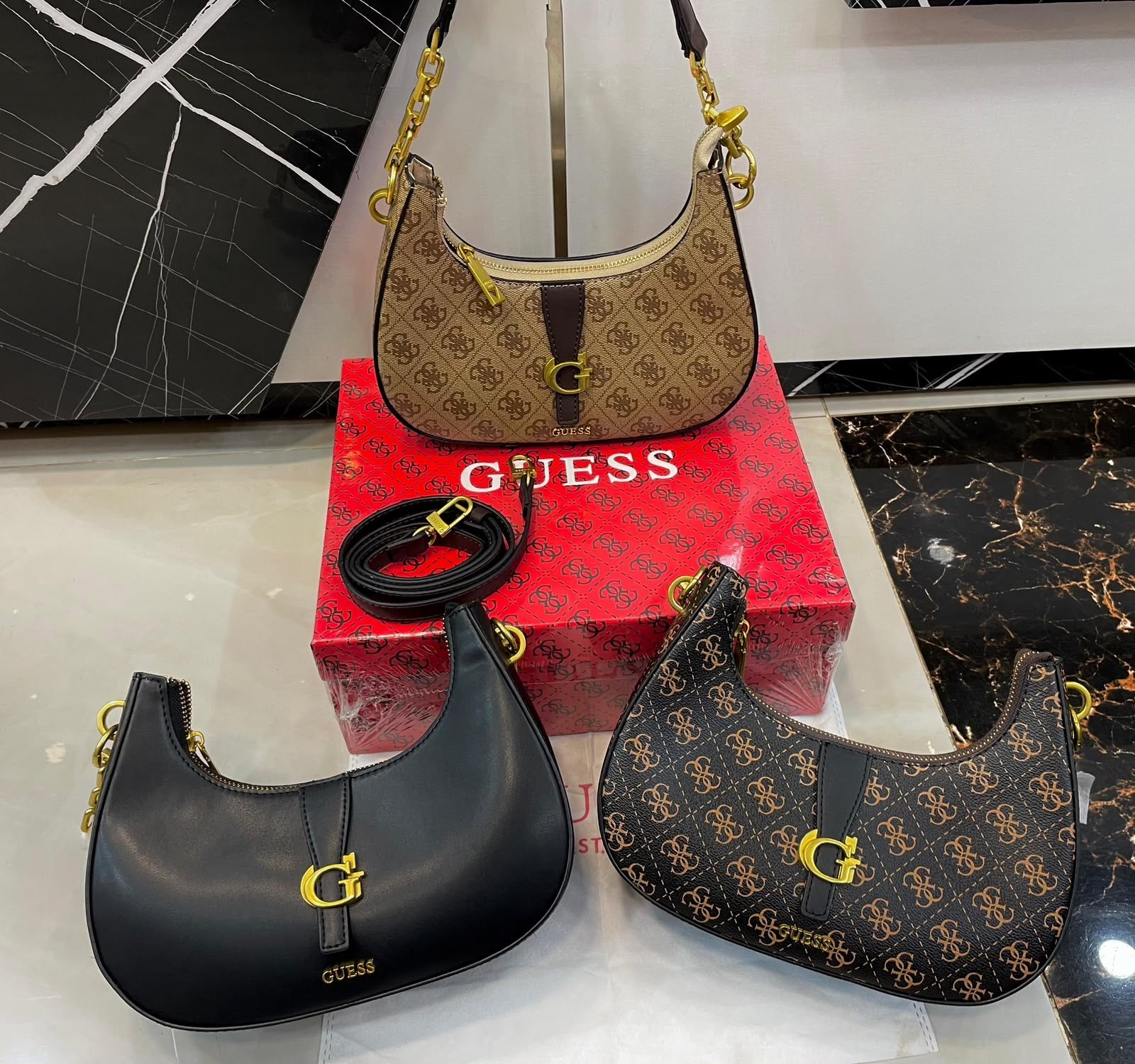Guess Shoulder Bag