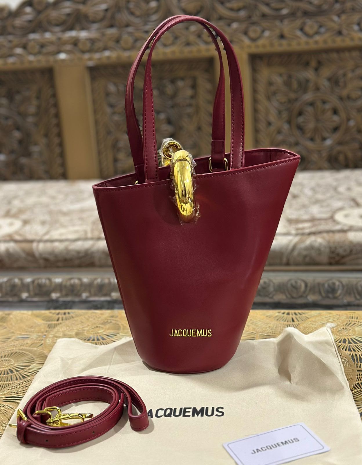 Jacquemes Bucket Bag