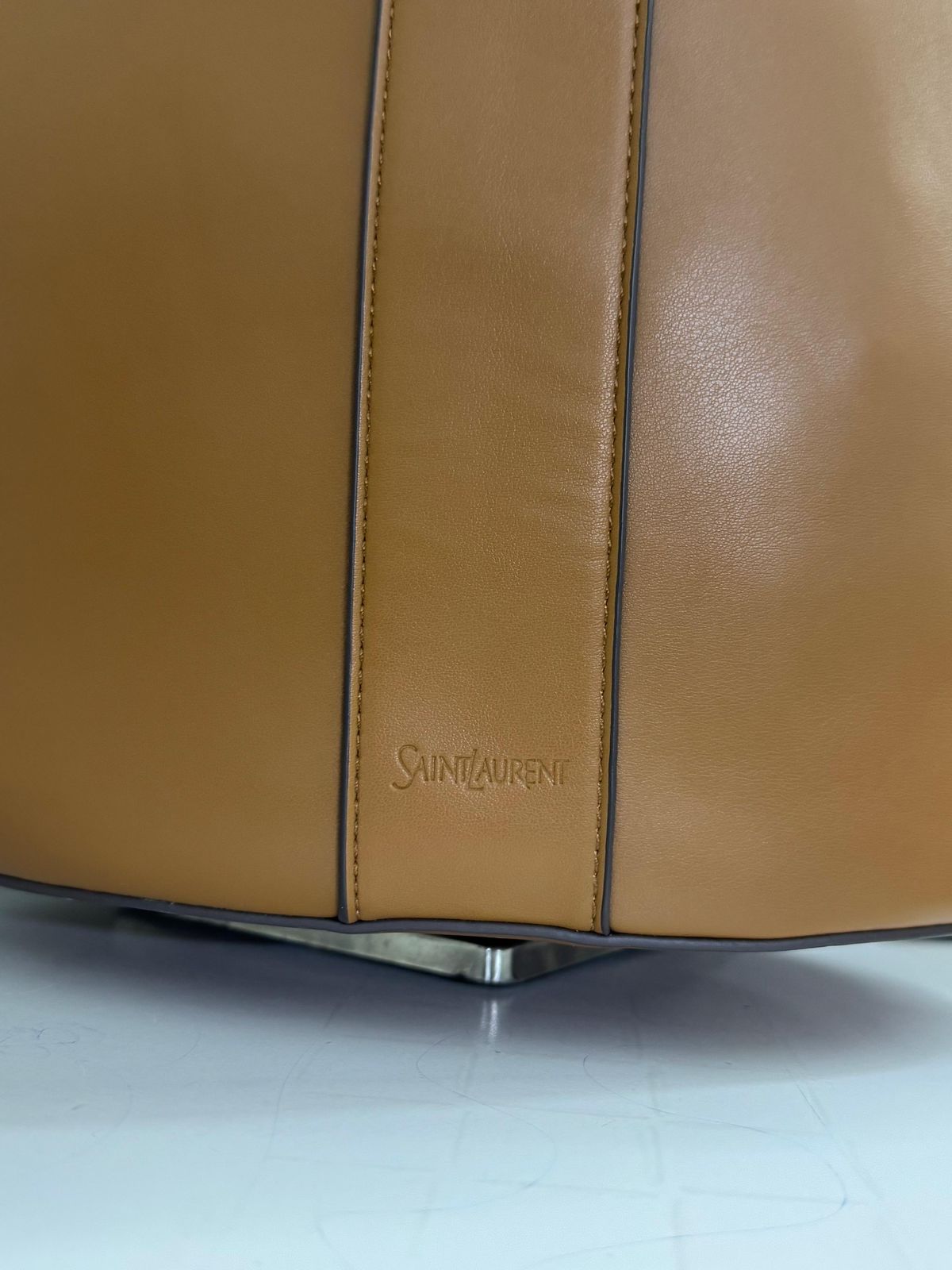 Saint Laurent Y large hobo in leather - Official Model