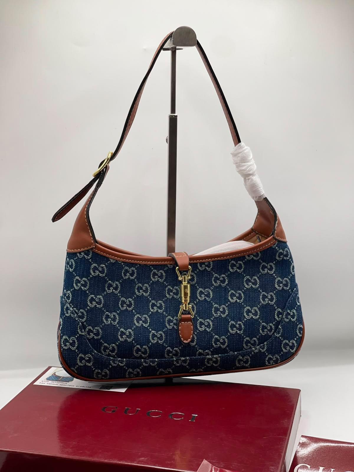 Gucci Jackie