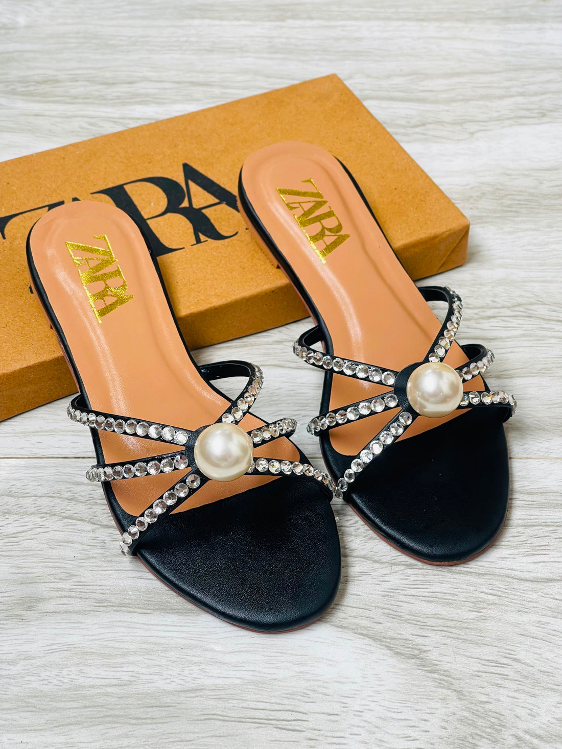 Zara Pearl Signature Slides