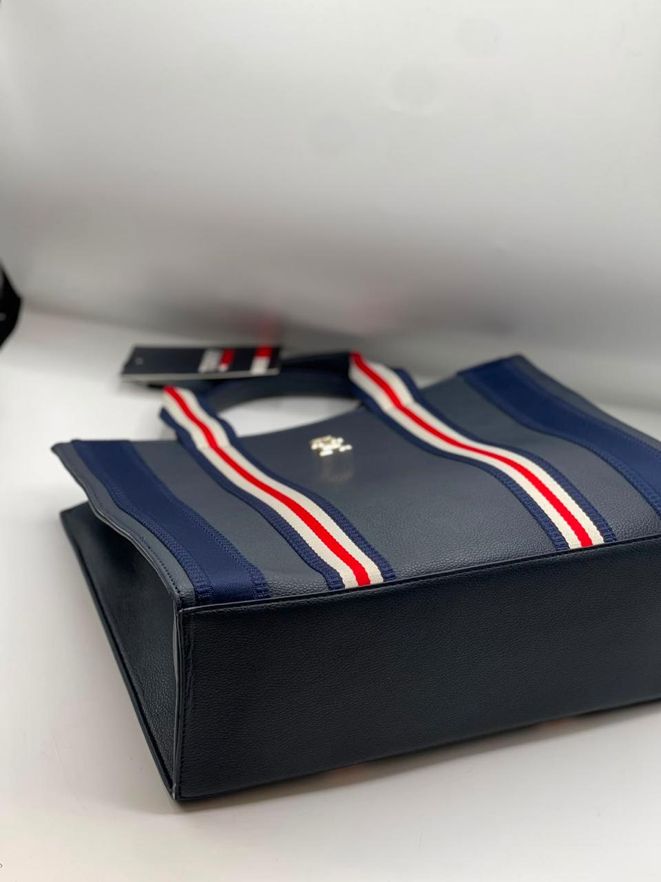 Tommy Hilfiger Signature Medium Tote Bag