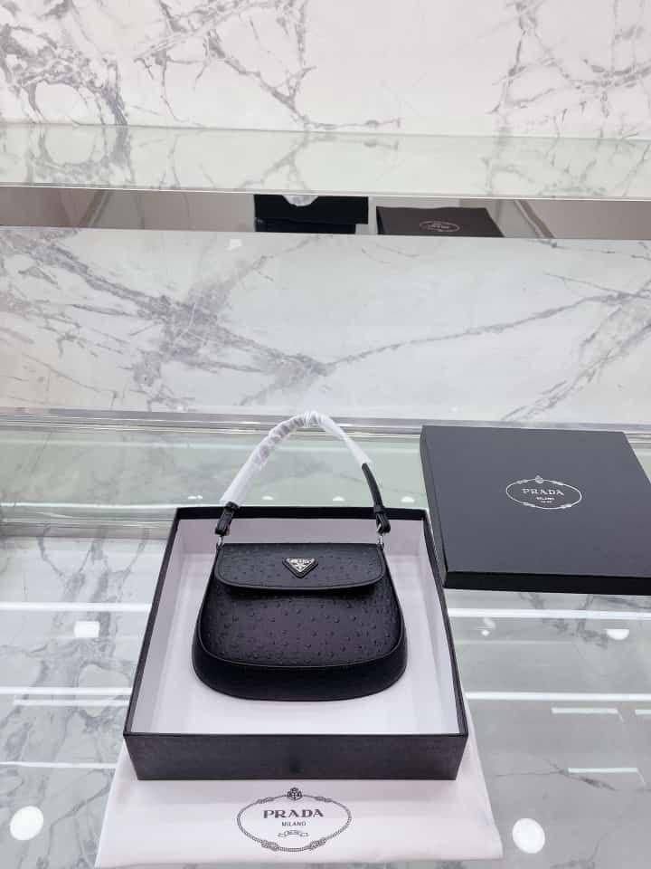 Chic Avenue Crossbody Bag