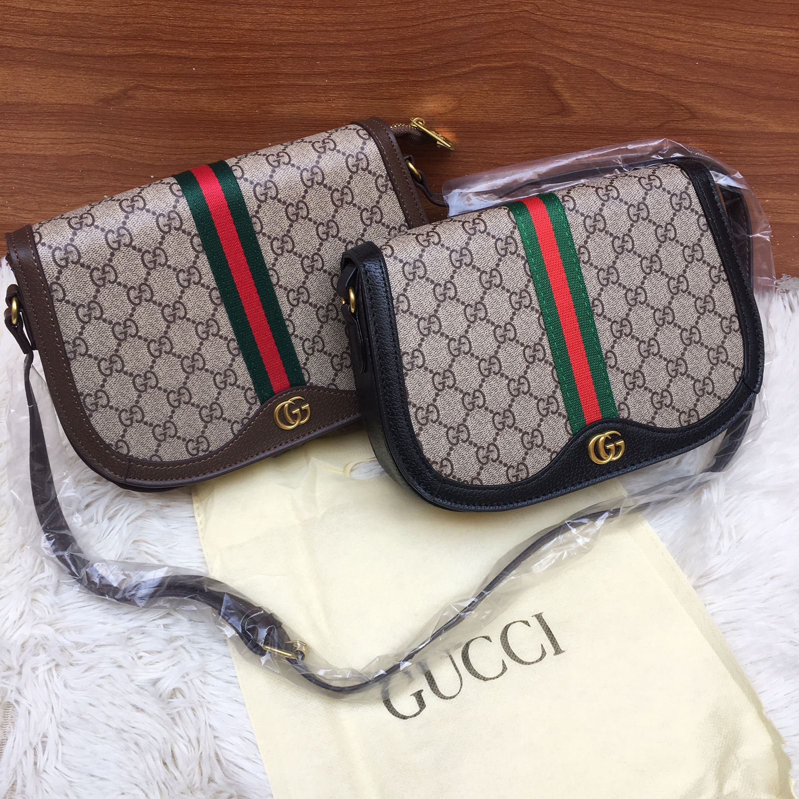 Gucci GG Supreme Shoulder Bag