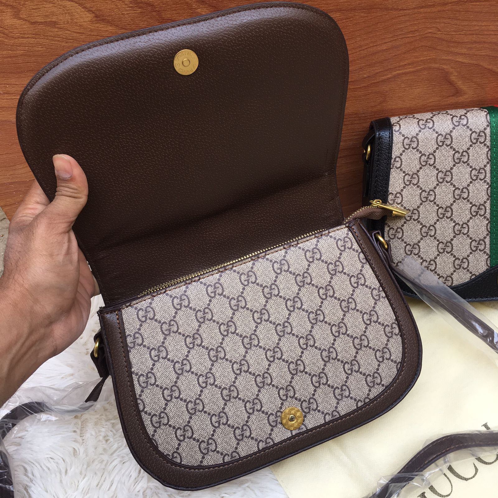 Gucci GG Supreme Shoulder Bag