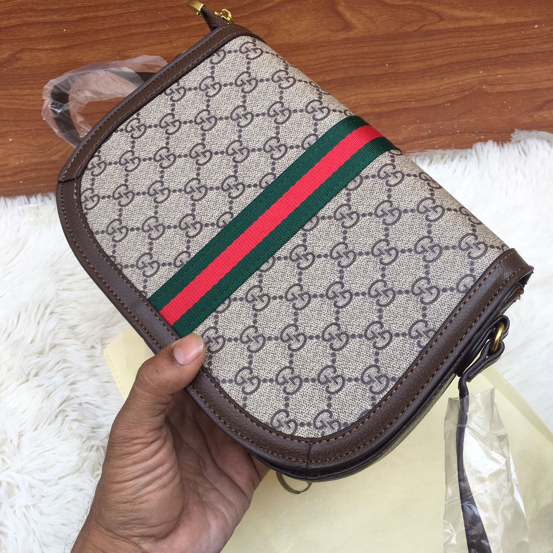 Gucci GG Supreme Shoulder Bag