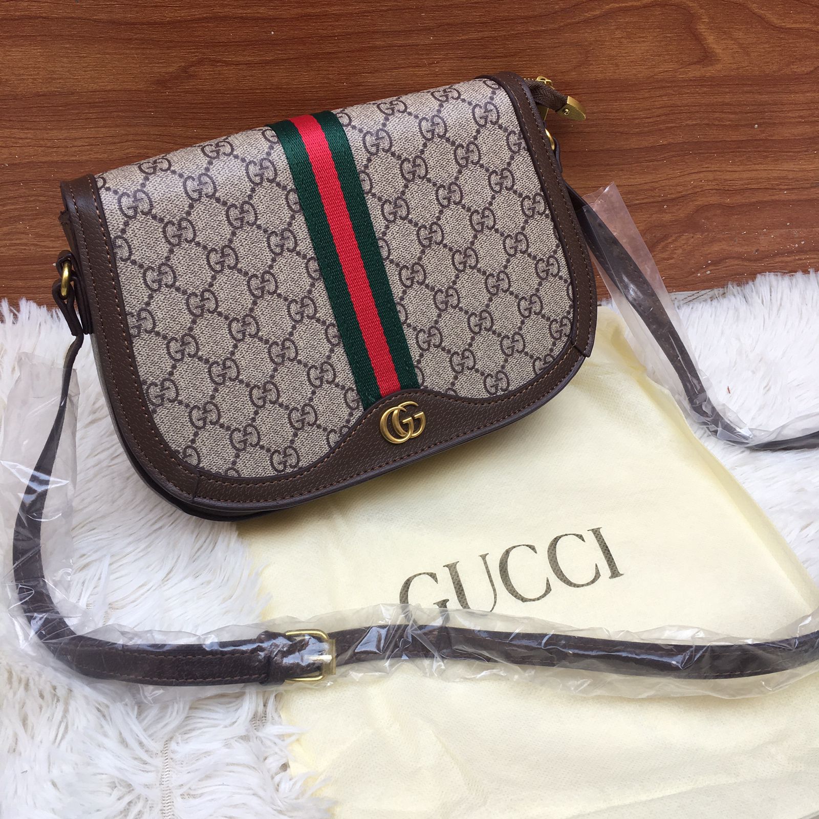 Gucci GG Supreme Shoulder Bag