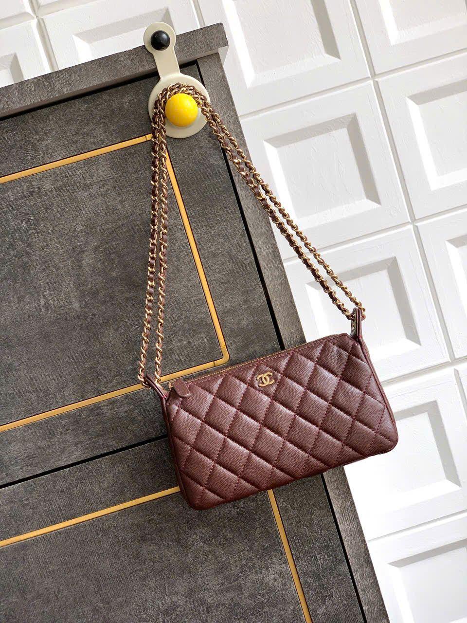 Chanel 25A Double Chain Bag Caviar