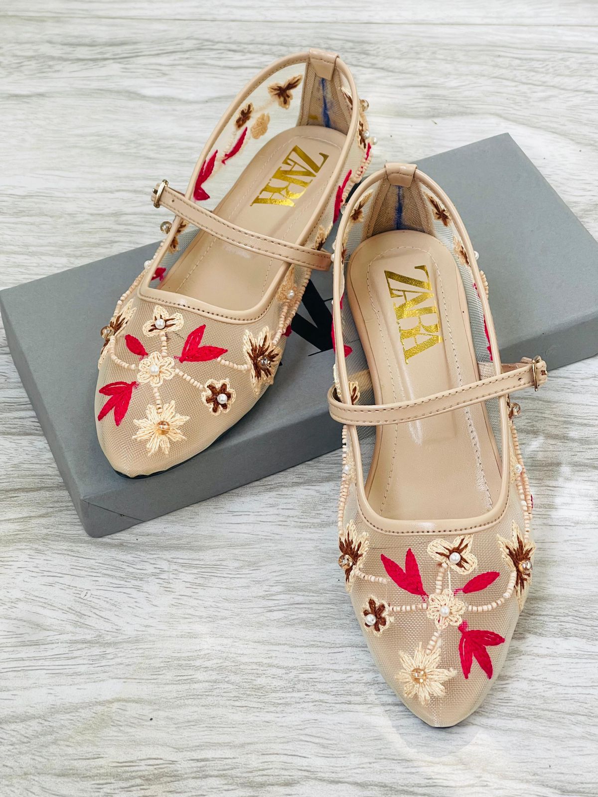 Zara Frau Pumps