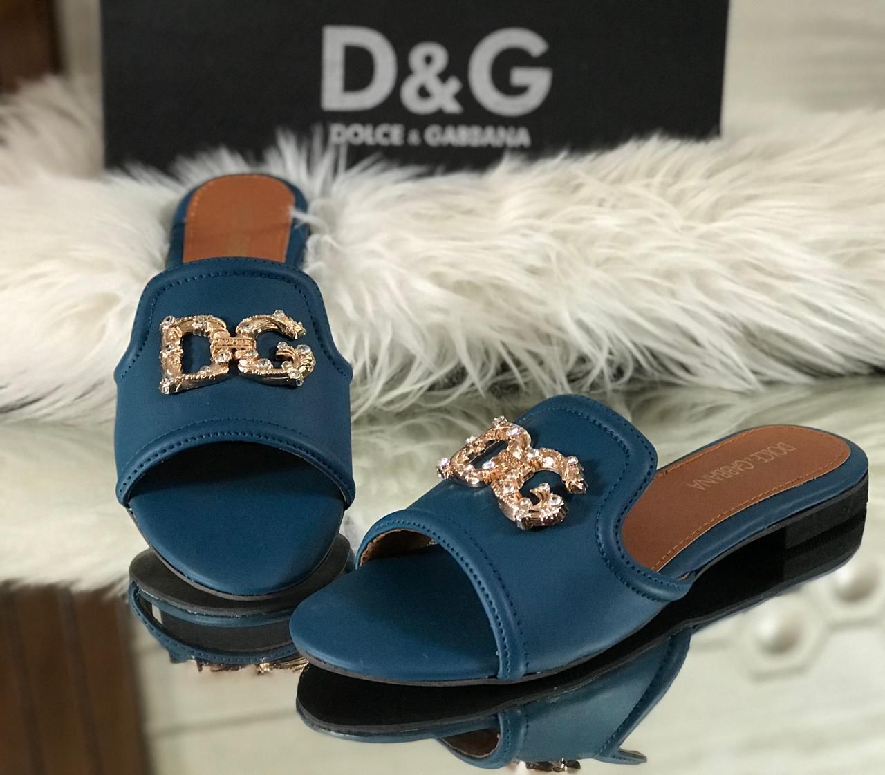 Dolce And Gabbana Flats